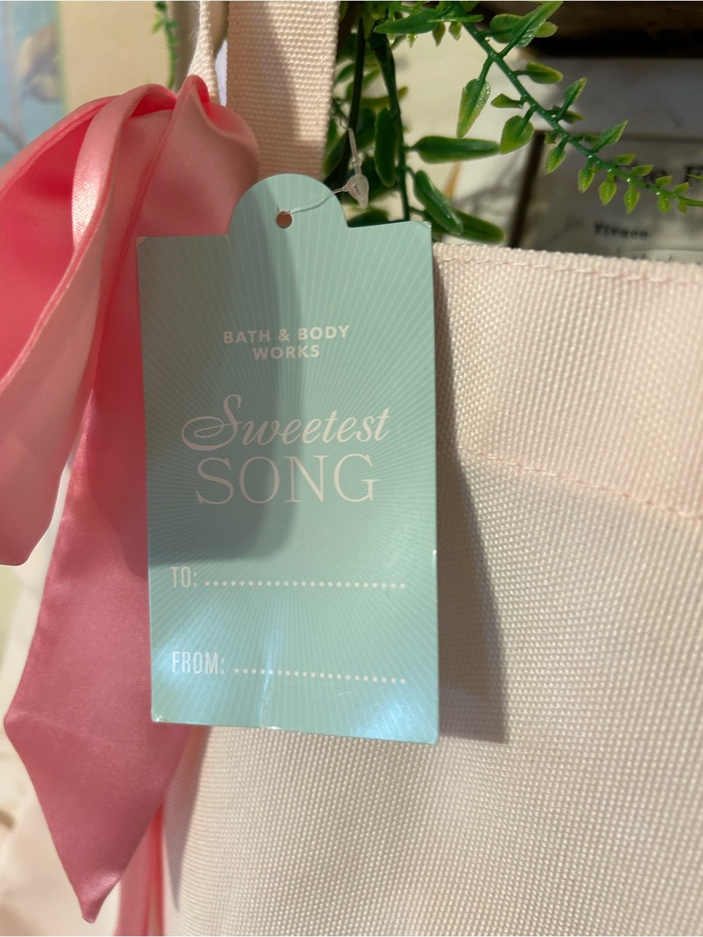 Pink Ruffle feminine Tote with Satin Bow - Sweetest Song Bath and Body Works - Picture 3 of 5